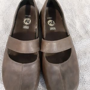 Merrell Genuine Brown Leather Women's Mary Jane's Size 10
